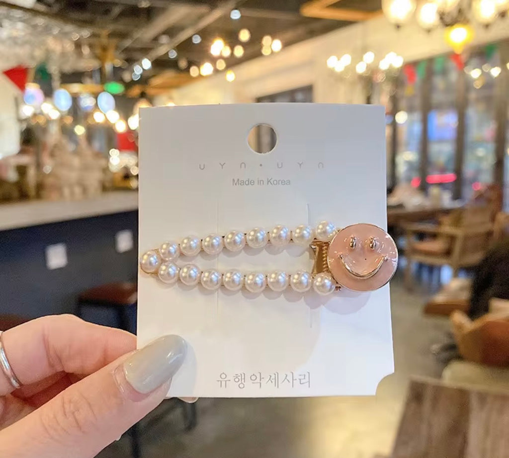 Pearl Smile Hair Clips
